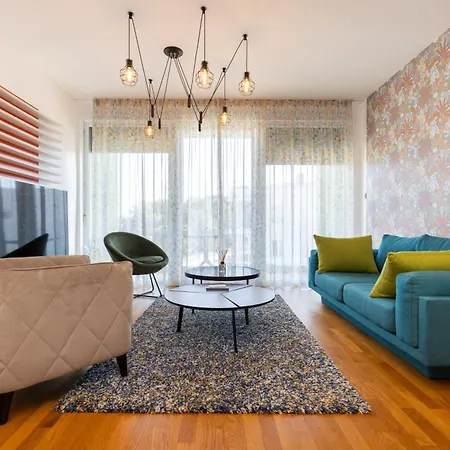 Boutique 10 Apartment *