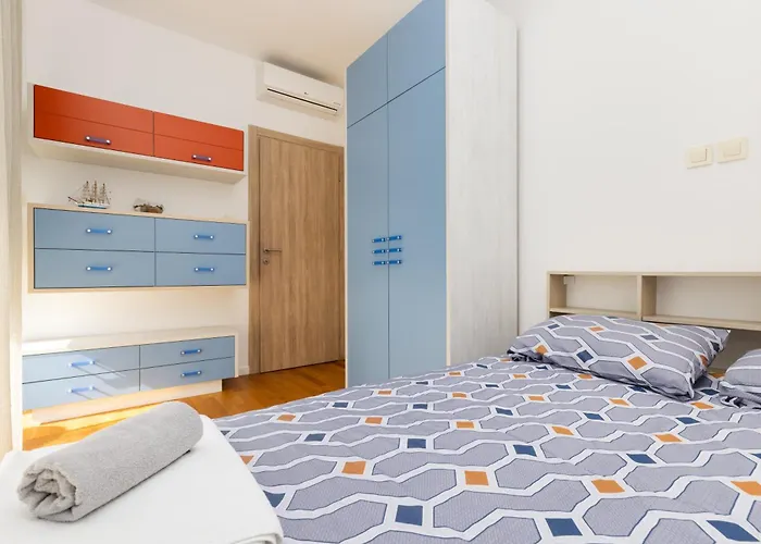 Boutique 10 Apartment *